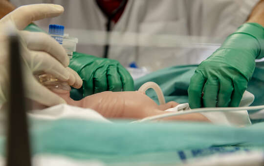 Situations complexes en néonatologie : prise en charge en équipe des urgences en néonatologie